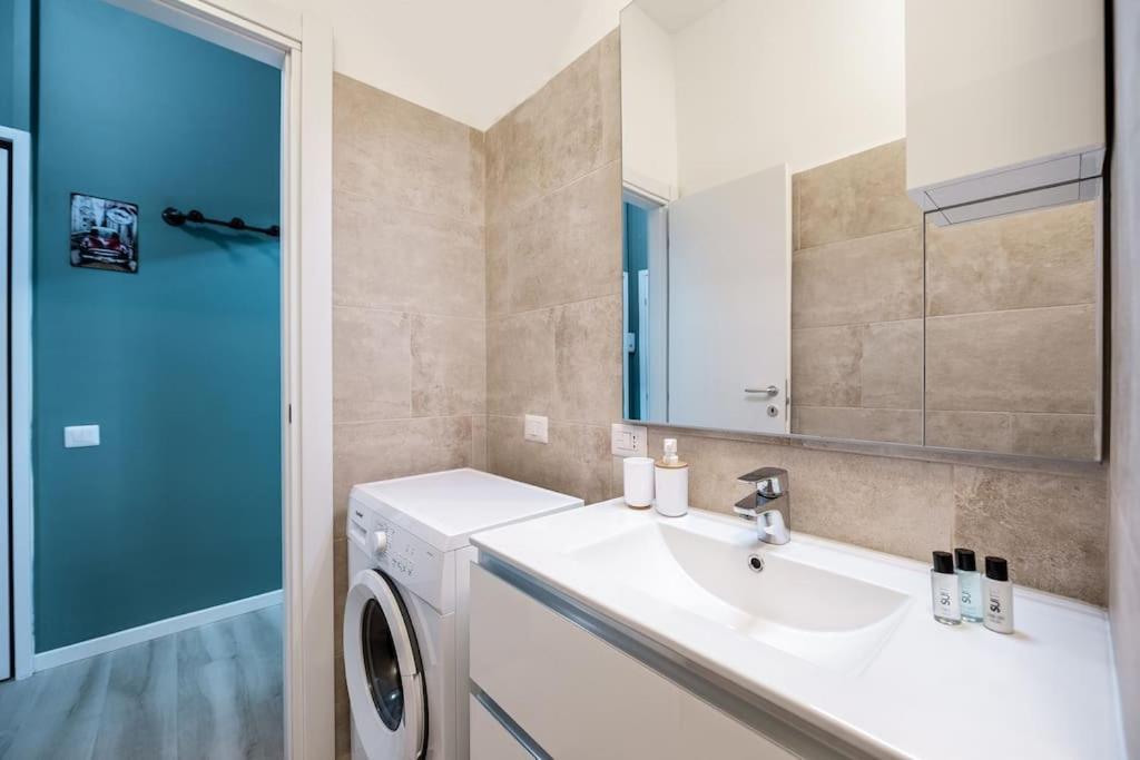 Linate Airport Elegant Suite,Tram 1 Minute Away Mediolan Zewnętrze zdjęcie